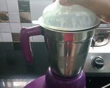 A picture of step 2 of Chikoo Milkshake.