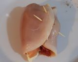 Foto del paso 2 de la receta: Bifes de pollo rellenos con jamón y queso 😋