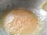 તલ ની ચીકી (Til Chikki Recipe in Gujarati)