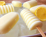 Foto del paso 4 de la receta: Polos de limón y leche condensada
