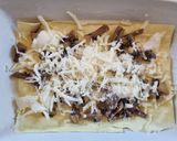 Foto del passaggio 3 della ricetta Lasagna bianca con funghi champignon