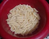 Foto del paso 1 de la receta: Penne (pasta) con sacramentos y huevo duro