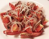 Foto del paso 4 de la receta Ensalada de tomates pera con anchoas y pasas
