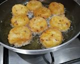 Foto langkah ke 5 dari resep Perkedel kentang.