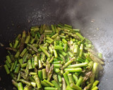 Foto del paso 3 de la receta: Trottole vegetales con espárragos trigueros y pesto rojo