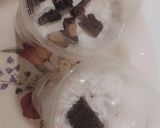 A picture of step 2 of Cake parfait.