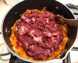 Foto del paso 3 de la receta: Carne guisada con zanahorias