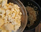 Foto del paso 2 de la receta: Crema de coliflor y nuez moscada