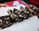 वाॅलनट चॉकलेट चिक्की (walnuts chocolate chikki recipe in Hindi) रेसिपी चरण 5 फोटो