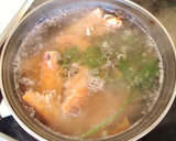 Foto del paso 2 de la receta: Fuente de langostinos cocidos, con mayonesa de azafrán