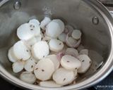 A picture of step 1 of White Radish Curry.