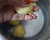 A picture of step 4 of Dahi Vada.
