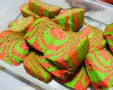 Foto langkah ke 8 dari resep 342. Bolu Zebra Merah Hijau| Sponge Cake Rice Cooker.