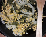 Foto del paso 2 de la receta: Poblano relleno de queso en salsa de jocoque