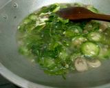 Foto langkah ke 5 dari resep 61. Sop oyong jamur.