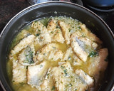Foto del paso 4 de la receta: Gallo en salsa verde con papas cocidas y huevo duro