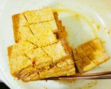 Hình bước làm 1 của món Đậu hủ chiên Ấn Độ
