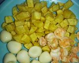 Foto langkah ke 1 dari resep Sambal goreng kentang telur puyuh udang.
