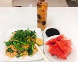 Hình bước làm 2 của món Mì gói xào cải ngồng