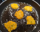 Foto del paso 8 de la receta: Tortillitas de camarones y crema de calabaza