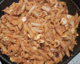 Foto del paso 5 de la receta: Macarrones con atún salteados