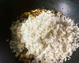 A picture of step 2 of Kanda poha.