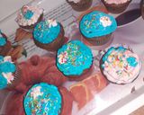 Foto del paso 1 de la receta: كاب كيك بالحليب المغلي وبالكريم شونتي 🧁🧁🧁🧁🧁(🧁cupcakes)