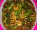 Foto langkah ke 7 dari resep Brokoli Udang Saus Tiram ala Riul.