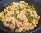 Foto del paso 2 de la receta: Tagliatelle con gambas y espárragos