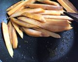 Foto langkah ke 2 dari resep Stik Ubi Panggang Karamel #Maree.
