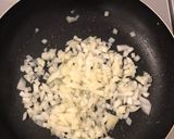 Foto del paso 2 de la receta: Tortilla de verduras 🥬🥕🧅🥚