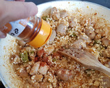Foto del paso 6 de la receta: Arroz con Pincho de Pollo y Salchicha (Arroz de Aprovechamiento)
