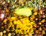 A picture of step 2 of Tempting black peas with gravy.