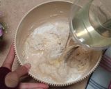 Foto langkah ke 2 dari resep Kue Mangkok / Apem Merekah, Empuk dan Lembut.
