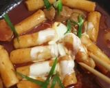 Foto langkah ke 4 dari resep Tteokbokki Mozzarella.
