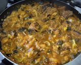 Foto del paso 5 de la receta: Berenjenas🍆champiñones🍄y cebollas🧅entomatadas🍅🌶️🍛🍱🍲🍚