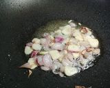 Foto langkah ke 2 dari resep 91. Bihun Goreng Sosis dan Ayam.