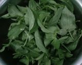 Foto langkah ke 2 dari resep Sayur Bening Oyong dengan Temu Kunci.