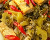 Foto langkah ke 5 dari resep Tumis Sayur Asin Tahu Kuning.