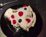 Une image de l'étape 5 de Pavlova aux fruits rouges.