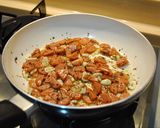Foto langkah ke 5 dari resep Tuna Sosis Spaghetti Cepat & Gampang (1 porsi).