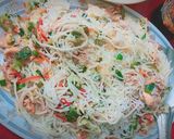 A picture of step 5 of Singapore rice.