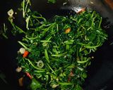 Foto langkah ke 3 dari resep Tumis Sayur Paret/ Selada Air.