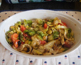 Foto del paso 2 de la receta: Pechugas maceradas con limón, ajo y perejil. Y una ensalada