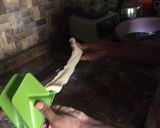 A picture of step 4 of Indian samosa.