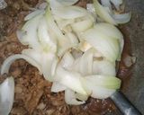 Foto langkah ke 4 dari resep Gyudon / Beef Bowl (daging sapi masak bombay ala Yo**i*oya).