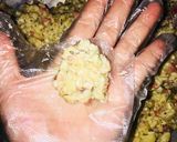 Foto langkah ke 7 dari resep Macaroni Cheese Ball.