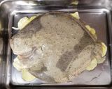 Foto del paso 3 de la receta: Rodaballo al vino blanco