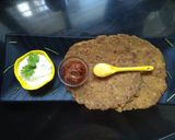 A picture of step 4 of Bhajani thalipeeth.