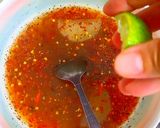 รูปขั้นตอนการทำที่ 5 ของ ก๋วยเตี๋ยวบะหมี่เหลืองต้มยำ